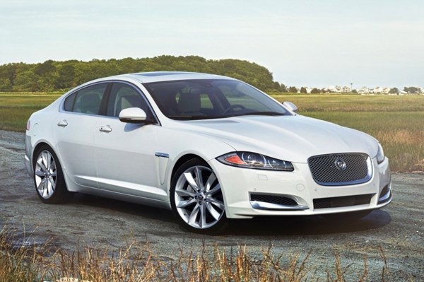 Jaguar XF получил доработанный дизель 2.2 ECO2