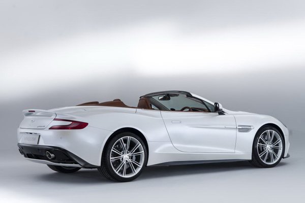 Aston Martin представил кабриолет Vanquish Volante