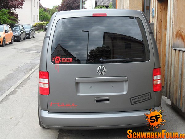 Матовый Volkswagen Caddy от SchwabenFolia