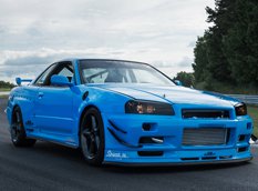 Skyline R34 с 3,0-литровым двигателем Toyota Supra