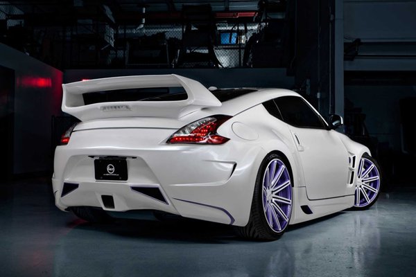 Nissan 370Z Vestito с дисками Vossen Wheels