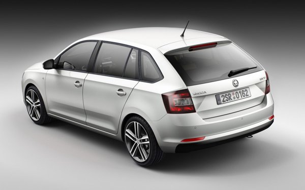 Skoda рассекретила хэтчбек Rapid Spaceback 