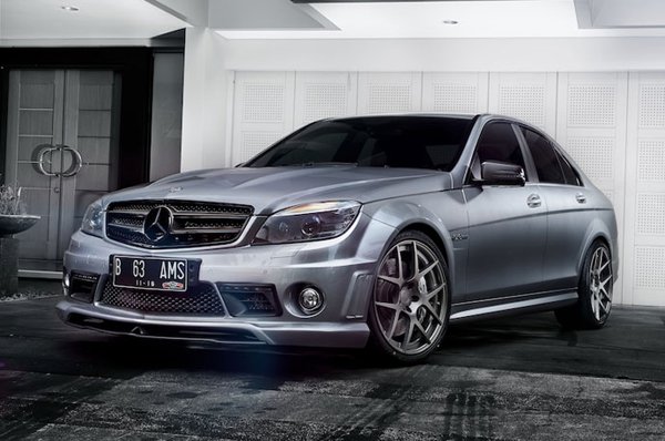 Mercedes C63 AMG в легкой послепродажной доводке