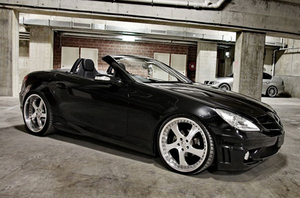 Mercedes-Benz SLK на 20-дюймовых дисках iForged 