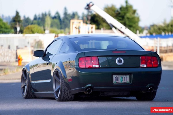 Bullitt Mustang на вогнутых дисках Vossen Wheels