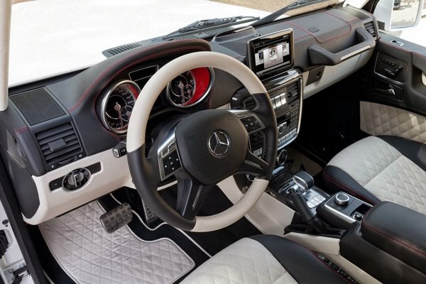 Mercedes-Benz объявил стоимость G63 AMG 6x6 