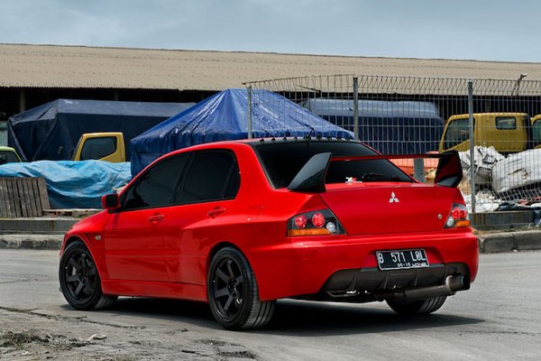 Mitsubishi Lancer Evolution VIII «STI LOL»