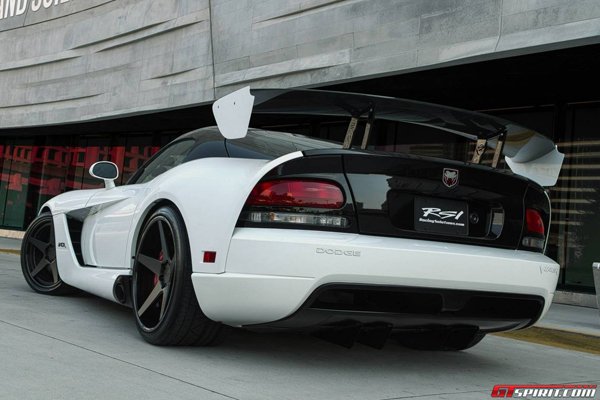 Racing Solutions «перезарядил» Dodge Viper SRT-10