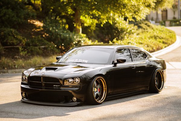 Dodge Charger SRT8 - из седана в лоурайдер 