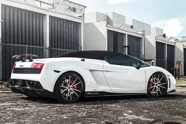 Lamborghini Gallardo на дисках Vellano Wheels