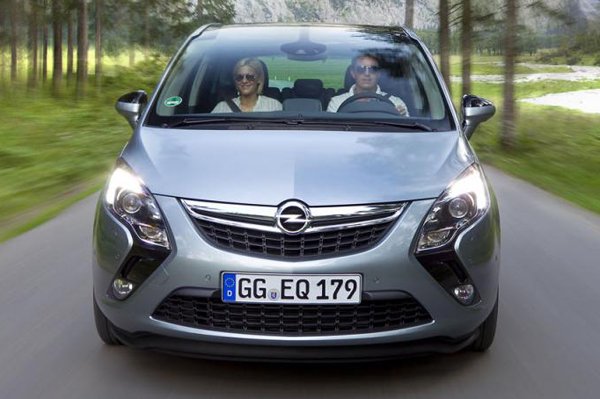 Opel представил 200-сильный Zafira Tourer 