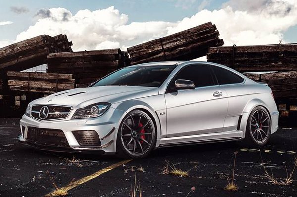 Mode Carbon доработал Mercedes-Benz C63 AMG 