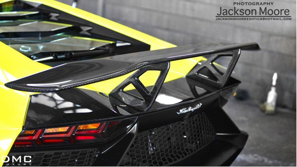 Lamborghini Aventador LP720-4 со спойлером DMC