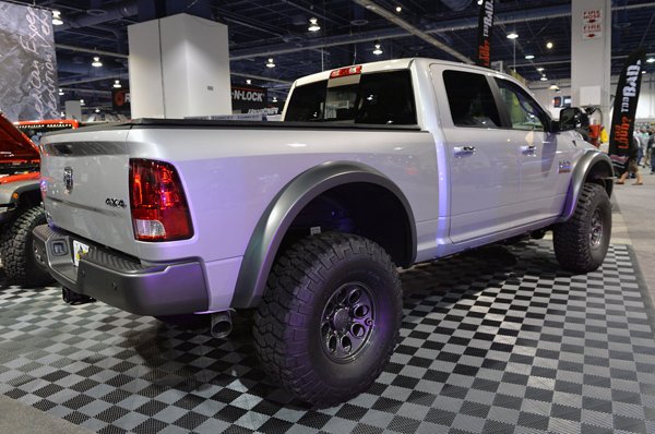 SEMA 2013: Ram 2500 Crew Cab от AEV