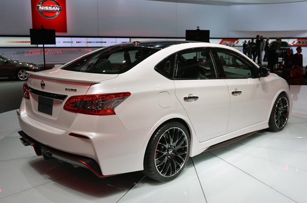 Лос-Анджелес 2013: Nissan Sentra Nismo