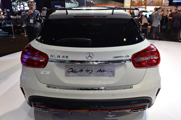 Лос-Анджелес 2013: Mercedes-Benz Concept GLA45 