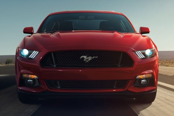 Ford рассекретил новый Mustang 2015 года