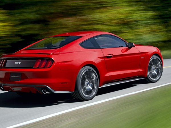 Ford рассекретил новый Mustang 2015 года