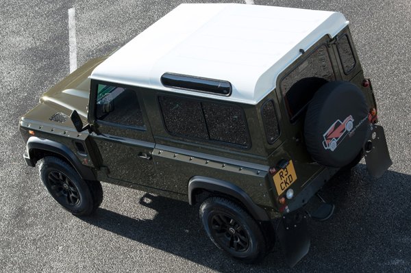 Land Rover Defender Chelsea Track от Kahn Design