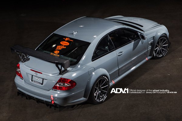 Mercedes CLK63 AMG Black на дисках ADV.1 Wheels