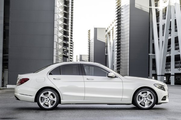 Mercedes-Benz официально представил C-Class 2014