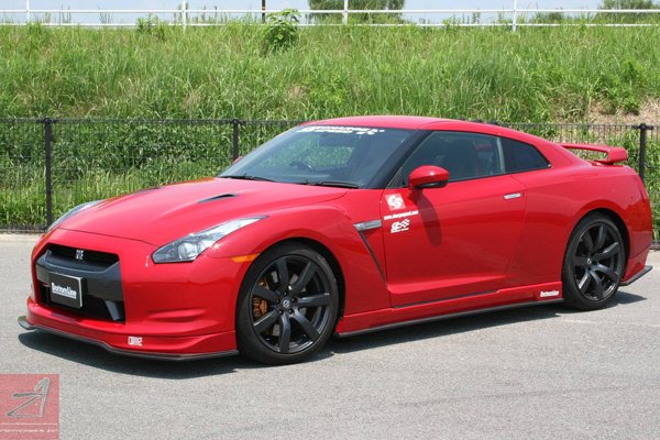 Nissan GT-R BottomLine от Chargespeed Japan