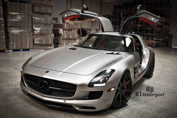 Mercedes-Benz SLS AMG от R1 Motorsports