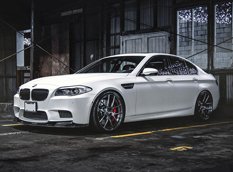 Кастомизированный BMW M5 на дисках ADV.1 Wheels