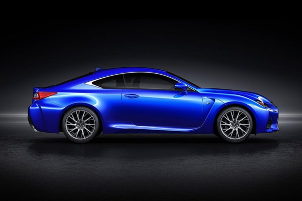 Lexus частично рассекретил RC F Coupe