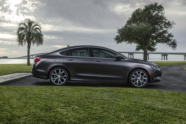 В Детройте покажут новое поколение Chrysler 200