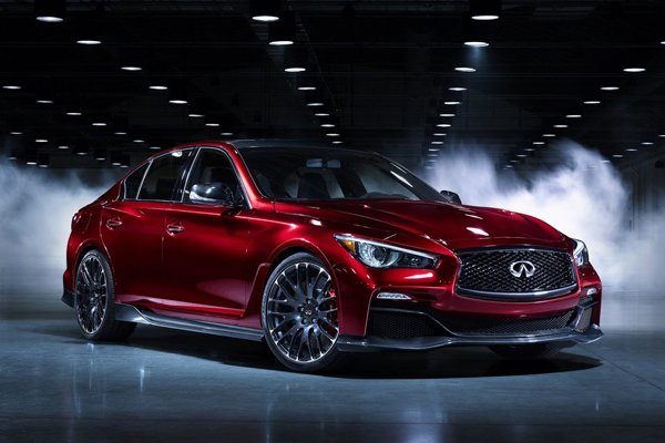 Infiniti показал концепт спортседана Q50 Eau Rouge