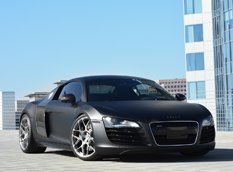 Черный матовый Audi R8 V8 на дисках HRE P40SC