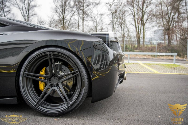 Ferrari 458 Italia Murdered Out от Luxury Customs