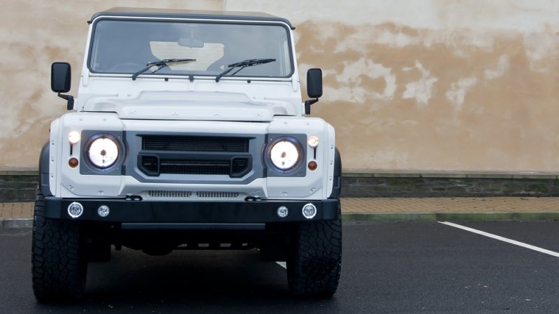 Land Rover Defender SW 90 Chelsea Wide Track от A. Kahn Design