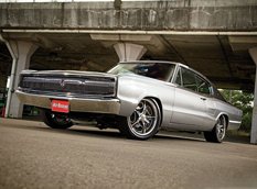 Dodge Charger 1966 с двигателем HEMI V8 III