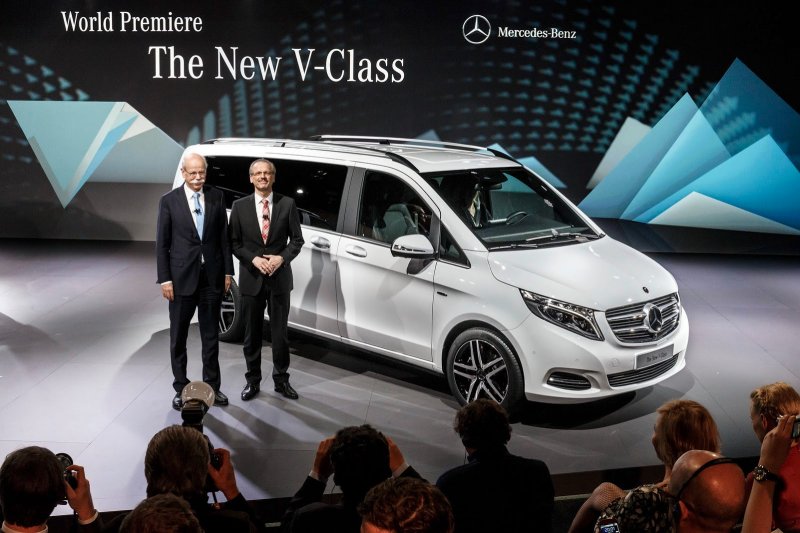 Mercedes-Benz представил большой минивэн V-Class