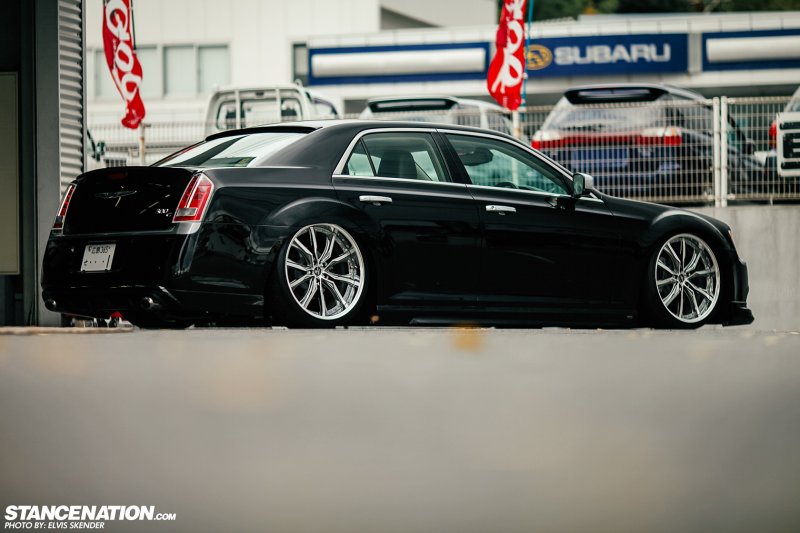 Chrysler 300C VIP Style от японского ателье Aimgain