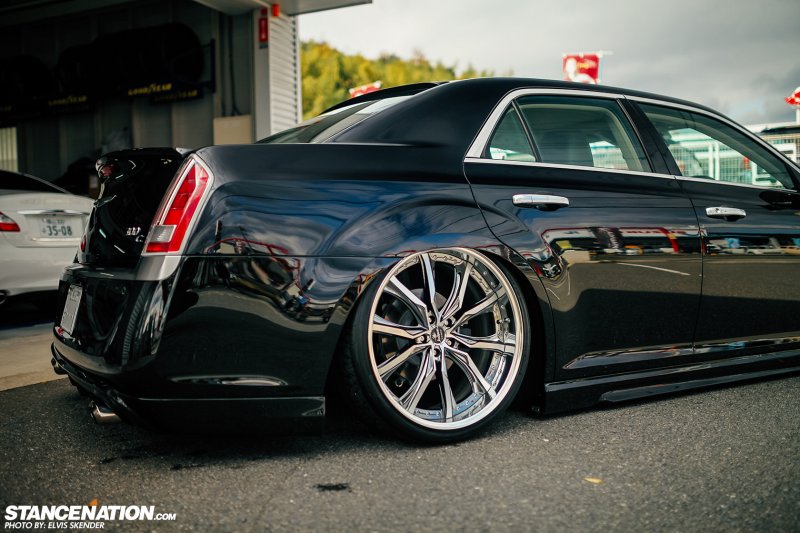 Chrysler 300C VIP Style от японского ателье Aimgain