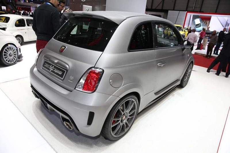 Женева 2014: Abarth представил самую быструю модель 695 Biposto