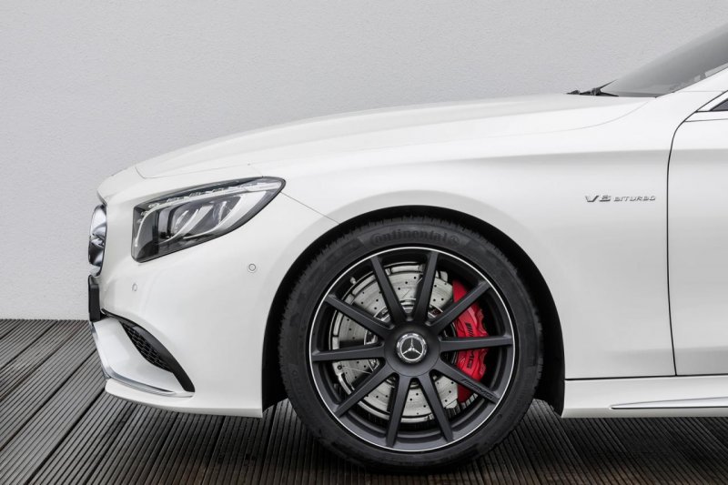 Mercedes-Benz рассекретил спорткупе S63 AMG Coupe 