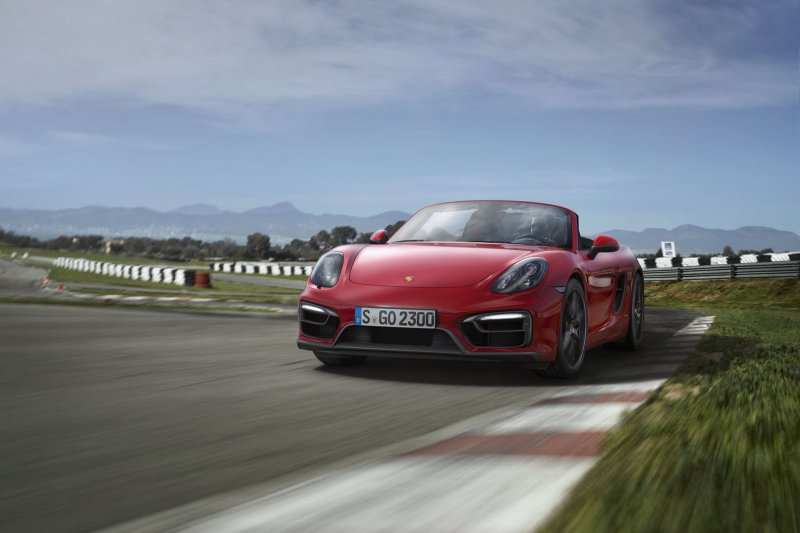 Porsche представил новые модификации Boxster GTS и Cayman GTS