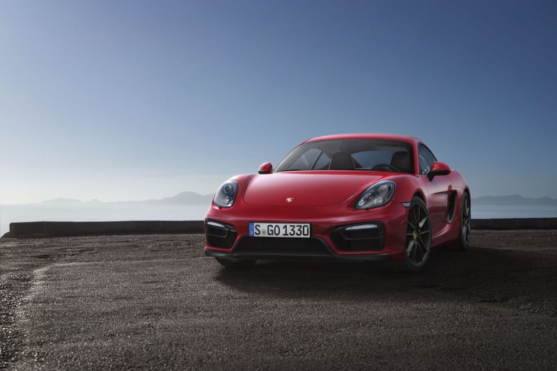 Porsche представил новые модификации Boxster GTS и Cayman GTS