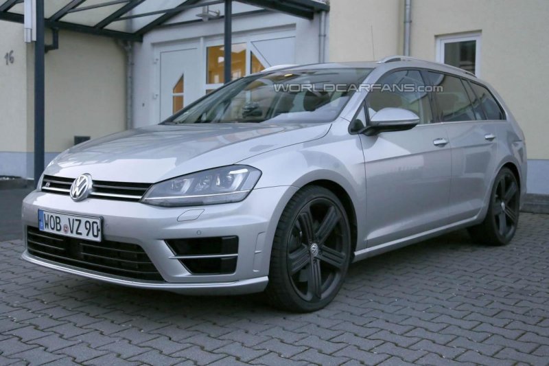 Фотошпионы заметили тестовый Volkswagen Golf R Estate