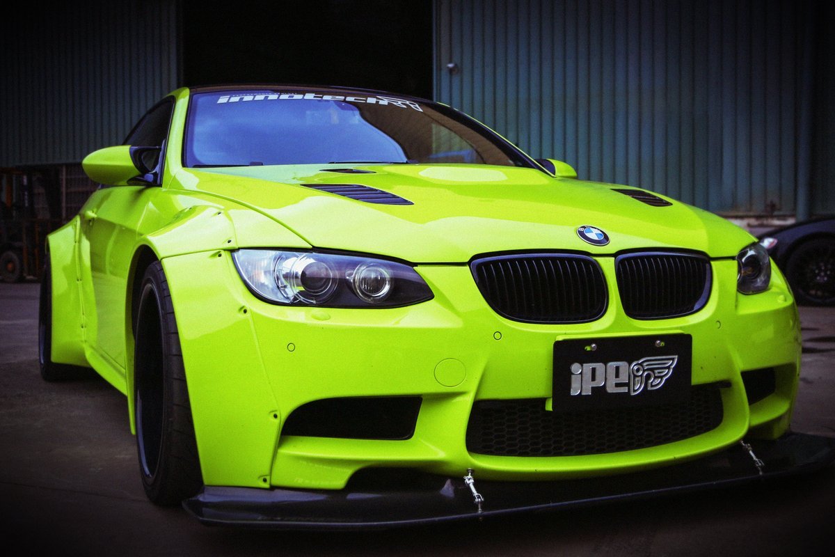 BMW M3 Coupe (E92) от Liberty Walk и iPE Innotech.