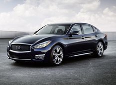 Infiniti слегка обновил седан Q70 и ввел удлиненную версию Q70L