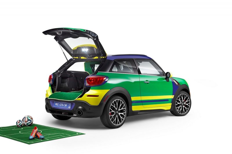 MINI представил Paceman GoalCooper Edition