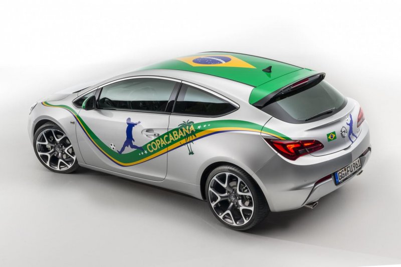 Opel представил спецверсию Astra Copacabana