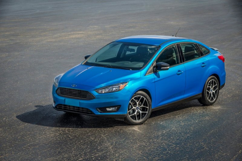 Ford рассекретил обновленный Focus в кузове седан 