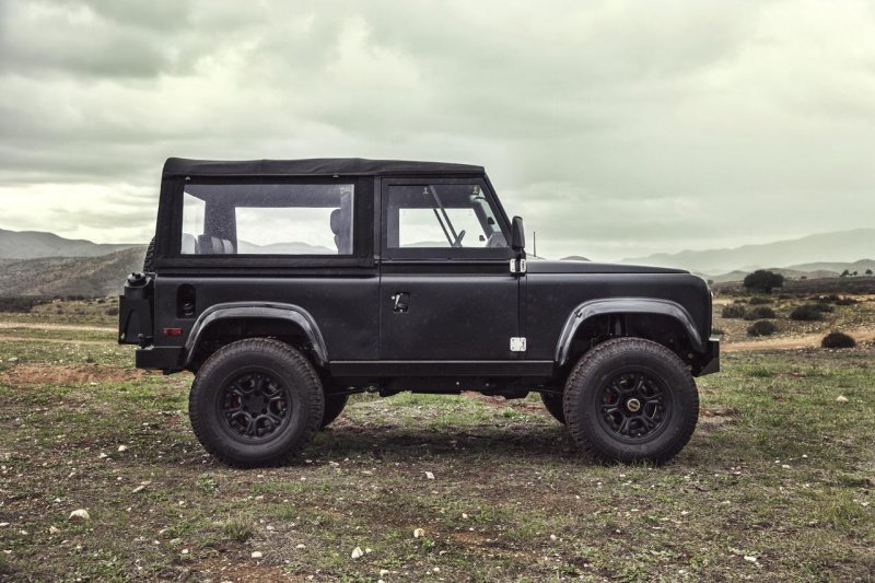 Icon оснастил Land Rover Defender 90 6,2-литровым двигателем LS3