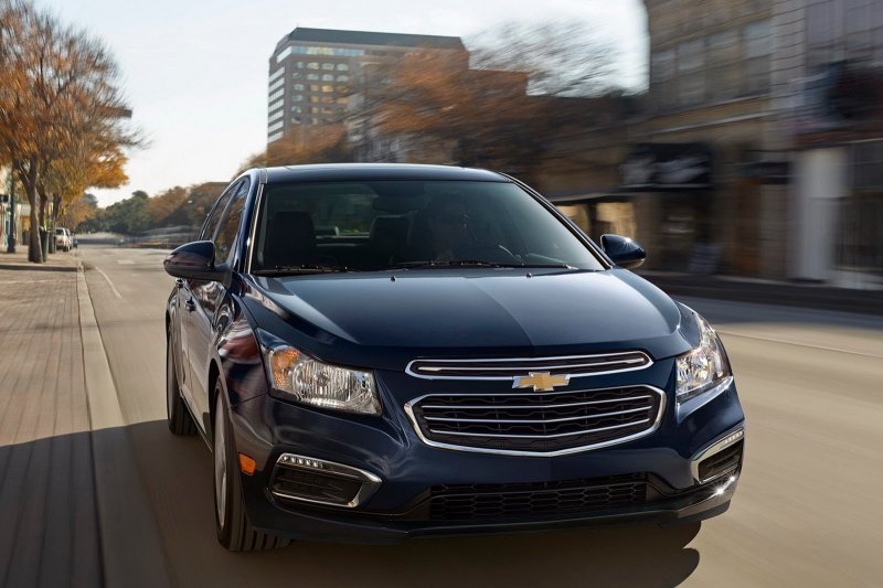 Chevrolet готовится к премьере обновленного Cruze 2015